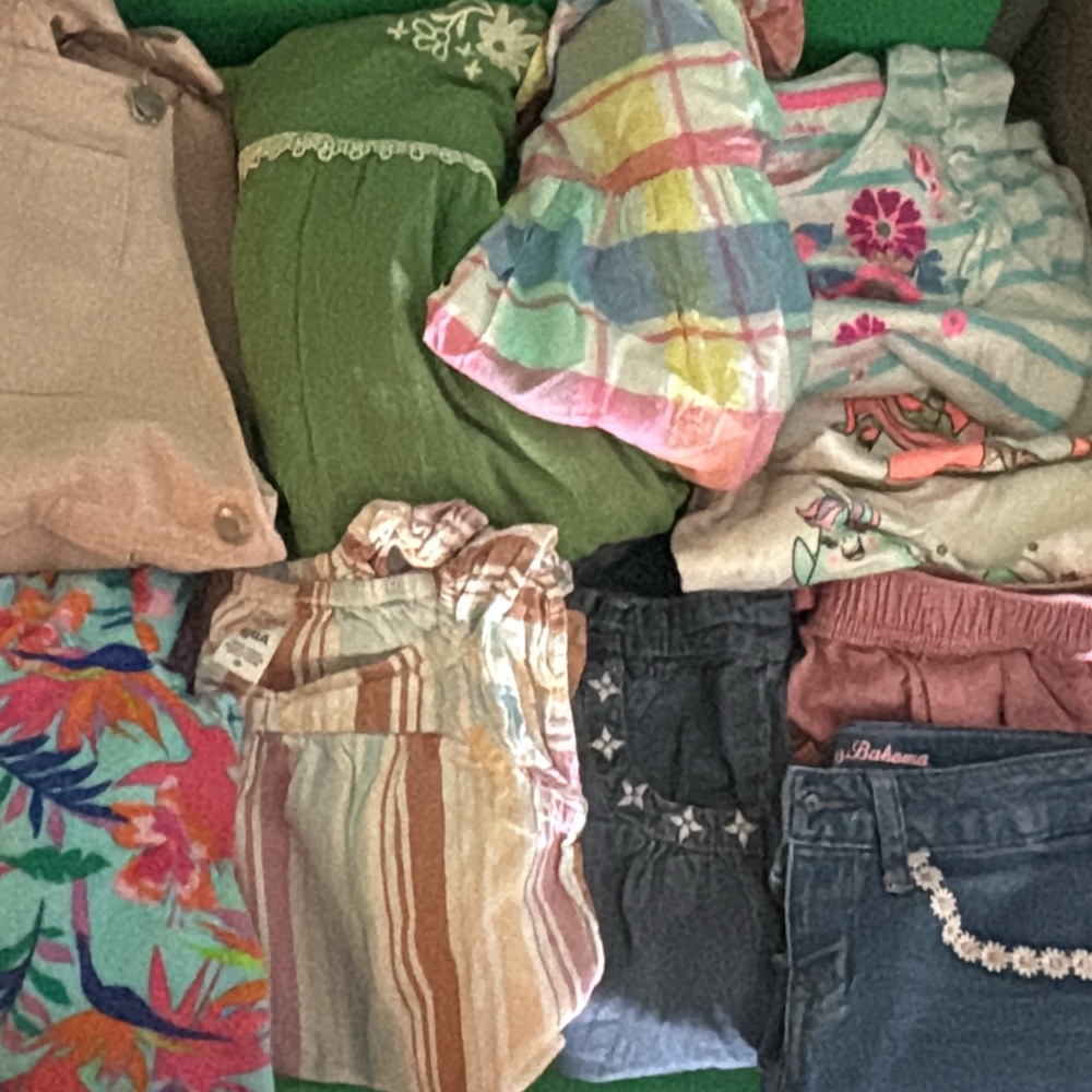 LOT BUNDLE GIRLS clothes sizes 6X-8 yrs 20
pieces good condition brand names/ - Picture 6 of 7